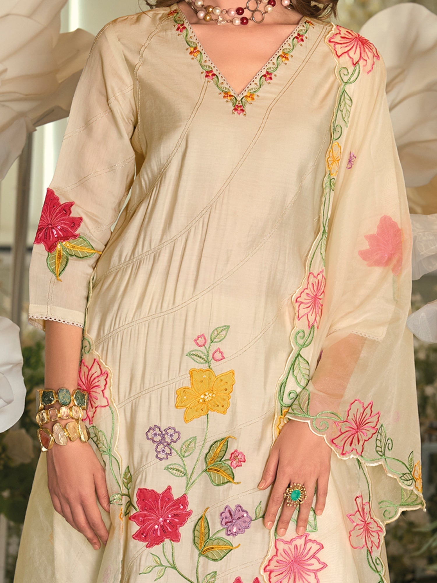 Off White Embroidered Straight Kurta Trousers With Dupatta Set5