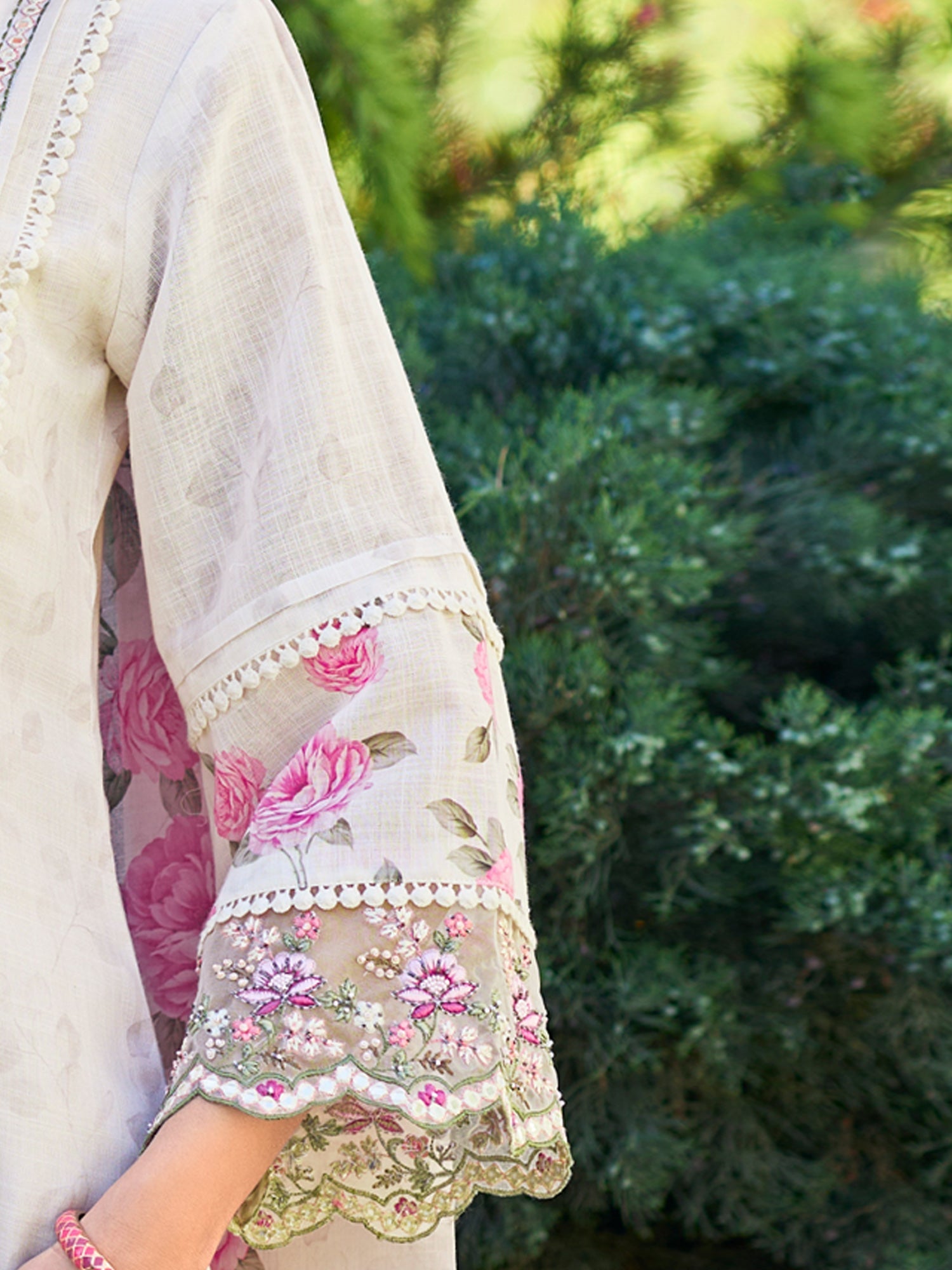 White Embroidered Straight Kurta Trousers With Dupatta Set5
